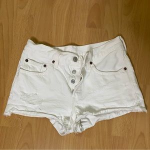 26W Levi’s high wasted 501 white shorts